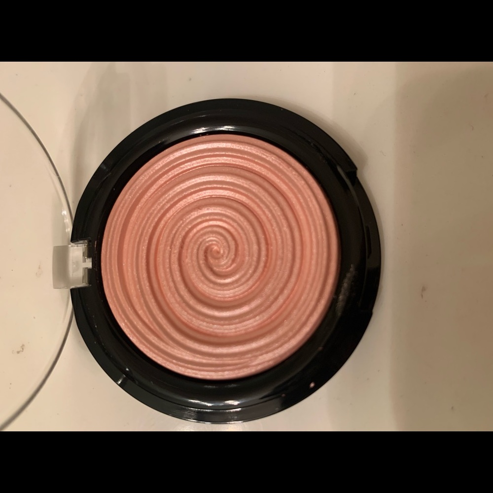 Laura geller highlighter